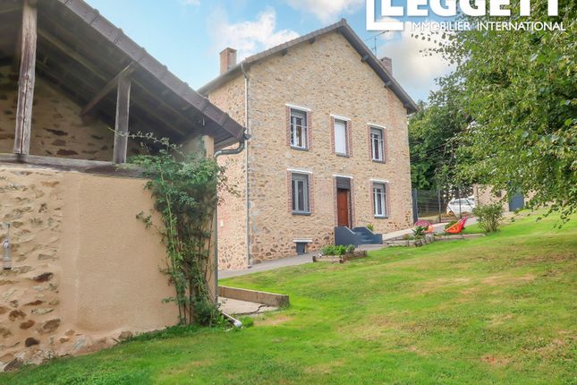 Villa for sale in Saint-Léonard-De-Noblat, Haute-Vienne, Nouvelle-Aquitaine