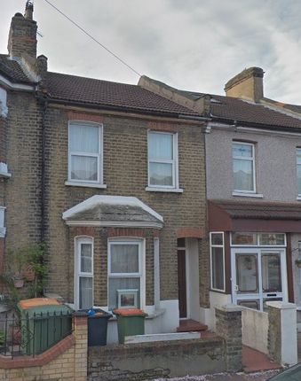 Terraced house for sale in Eversleigh Road, London