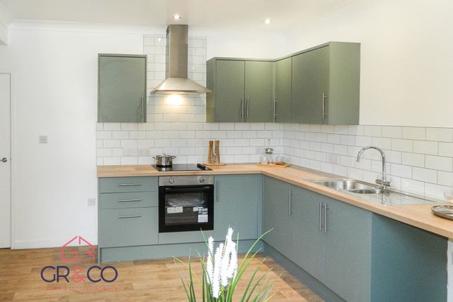 30 Market Street, Tredegar photo 3