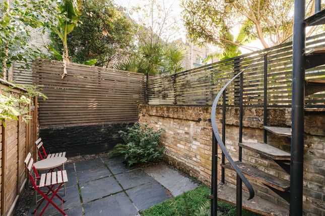 16, Killowen Road, London photo 4