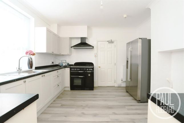 8, Cleveland Road, Lowestoft photo 3