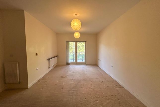 215, Mariners Court, Lamberts Road, Swansea photo 3