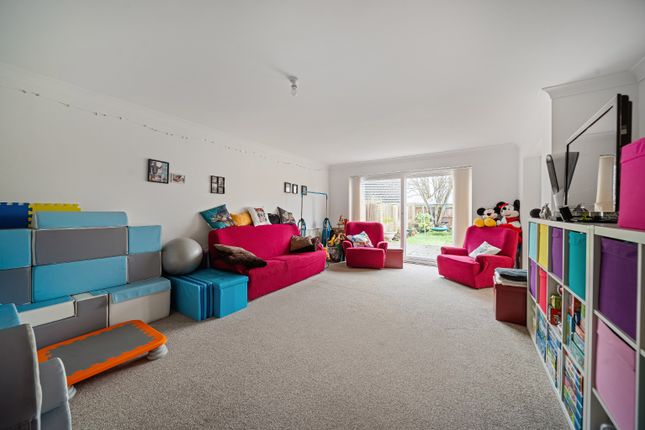 21 The Drove Way, Istead Rise, Kent photo 2