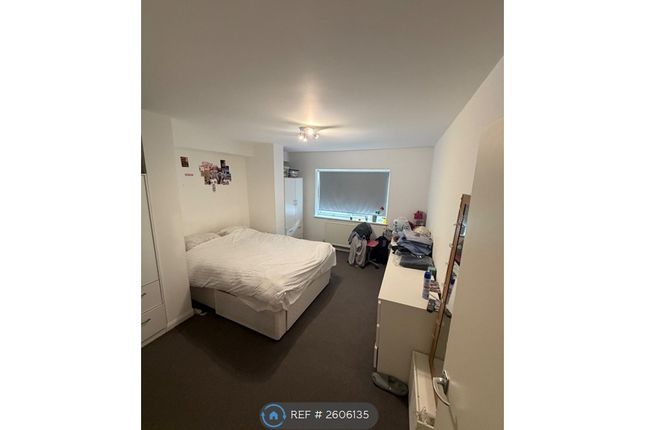 Mentmore Court, September Way, Stanmore photo 4