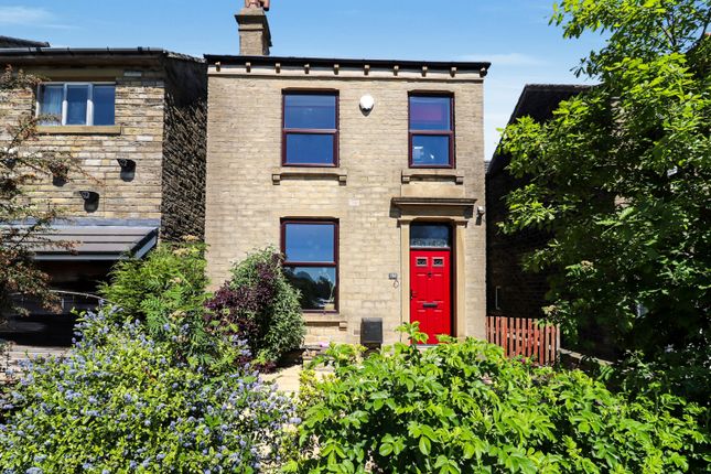 3-bed detached on 130, NEW HEY ROAD, HUDDERSFIELD, £185,000