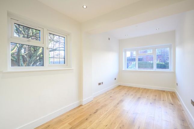 38, Wolsey Drive, Walton-On-Thames photo 4