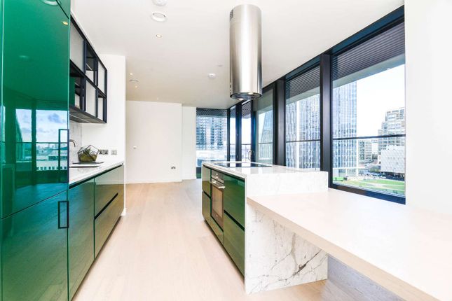 Flat for sale in Bagshaw Building, Wardian, Canary Wharf, London
