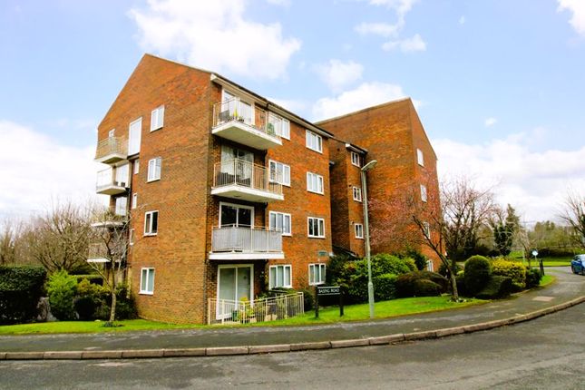Thumbnail Flat for sale in Basing Road, Banstead