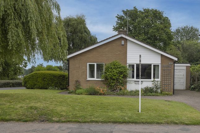 Thumbnail Detached bungalow for sale in Efflinch Lane, Burton-On-Trent