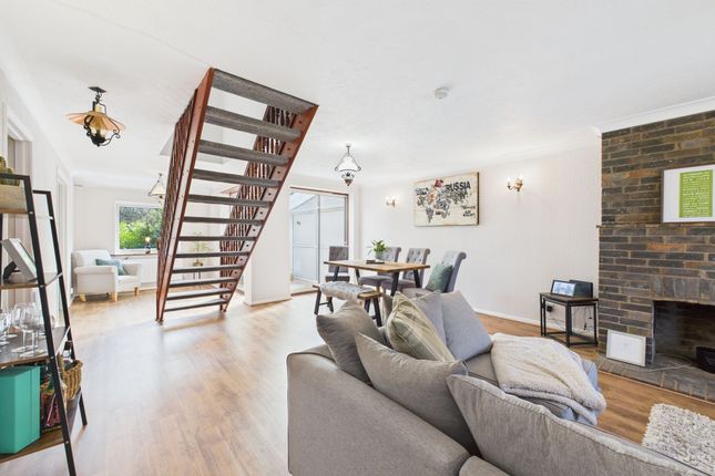 25 Southview Road, Worthing photo 2