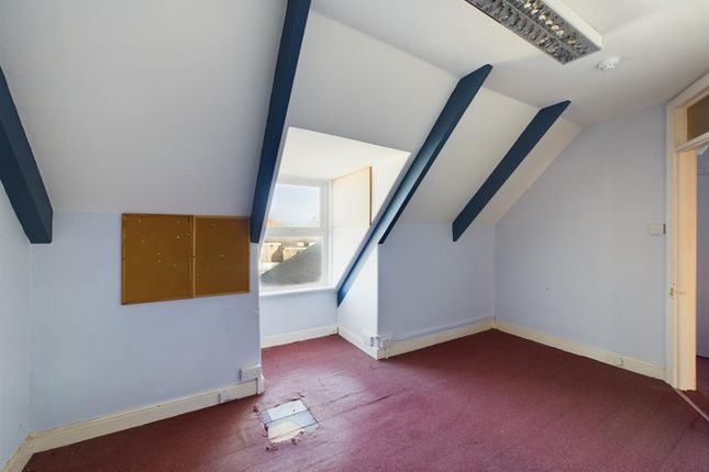 Town house for sale in Cheltenham Place, Newquay