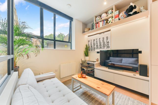 Flat 1, Irene House, 218 Balham High Road, London photo 2