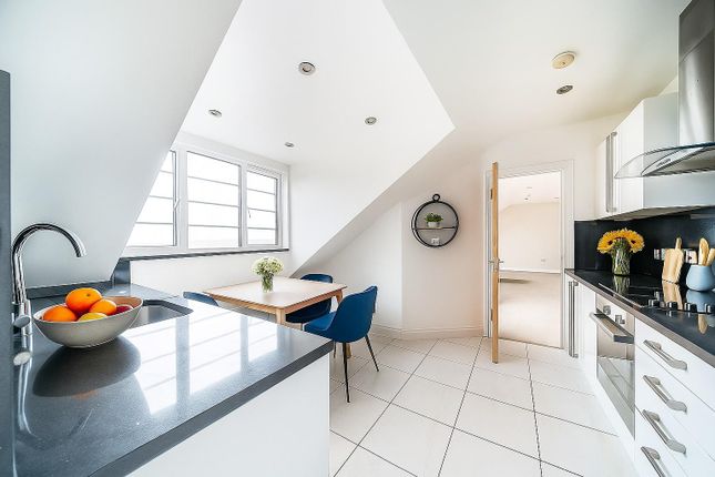Flat 31B, Heathway Court, Finchley Road, Hampstead photo 3