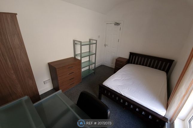 Room to rent in Baglan Street, Swansea