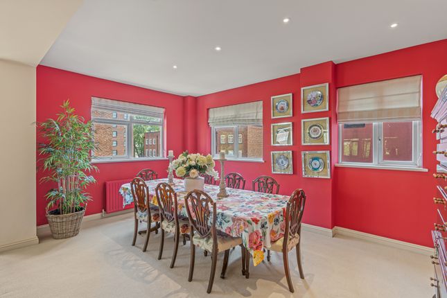 Ennismore, Ennismore Gardens, London photo 4
