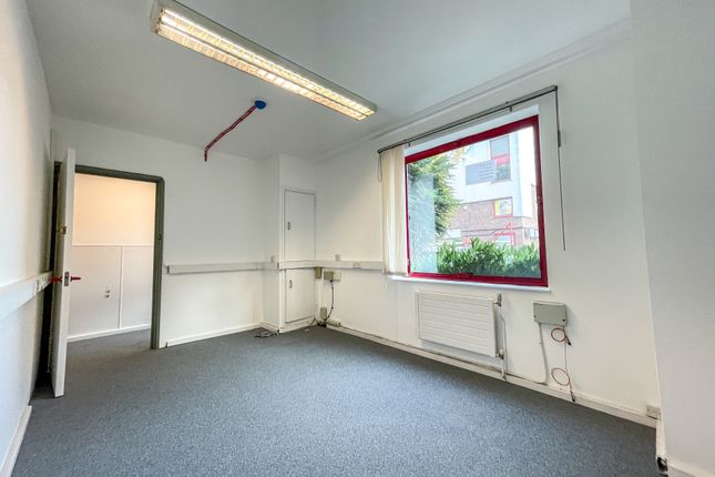Office to let in Limeharbour, London