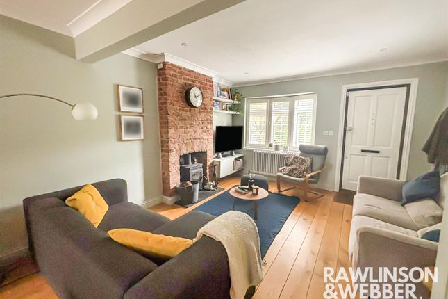 16, Spring Gardens, West Molesey photo 3