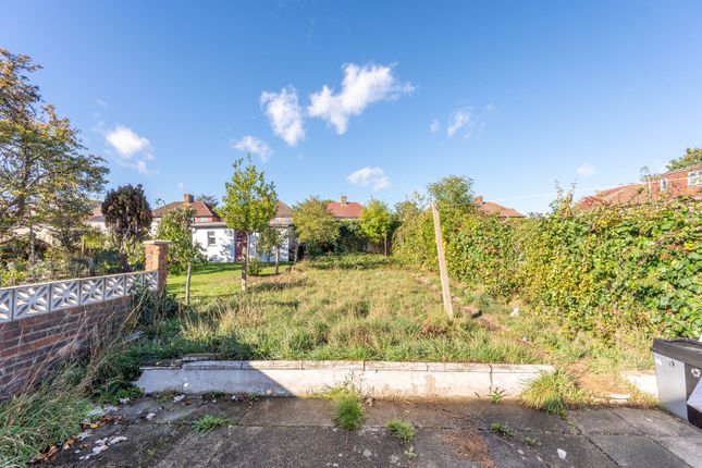 Chalfont Avenue, Wembley photo 3