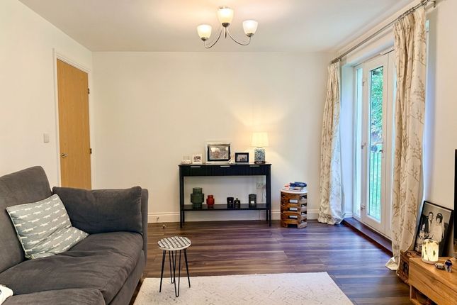 Flat 2, Albert Court Willicombe Park, Tunbridge Wells photo 4