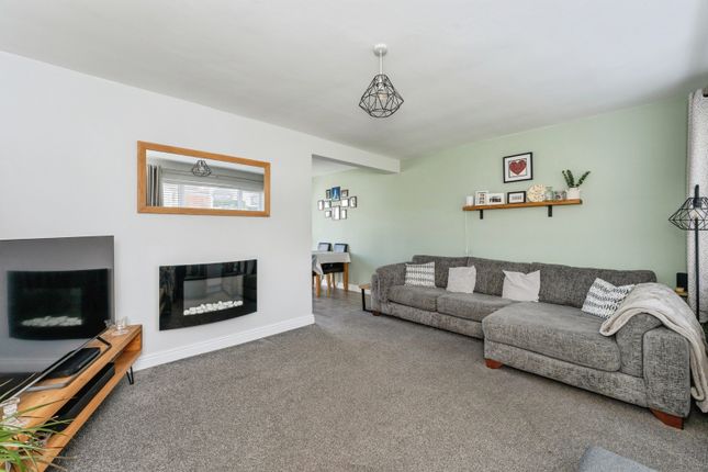 49, Pen Y Maes, Clwyd photo 3