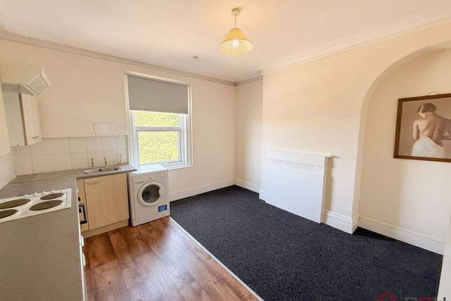 1-bed flat on Flat D, 13 Avenue Road, Wheatley, Doncaster, £500/mo