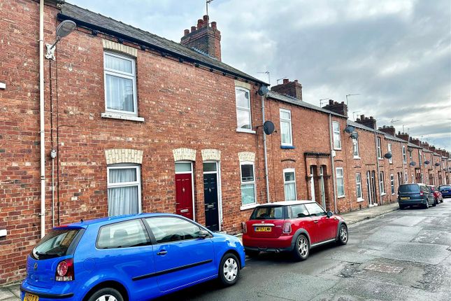 Terraced house for sale in Amberley Street, York