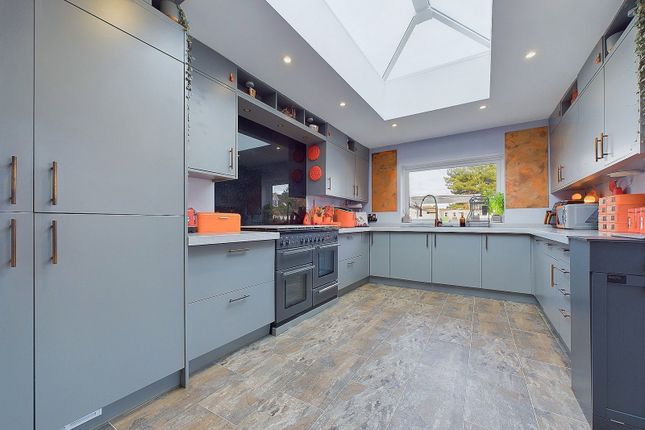 Chay House, Elm Grove, Lancing photo 2