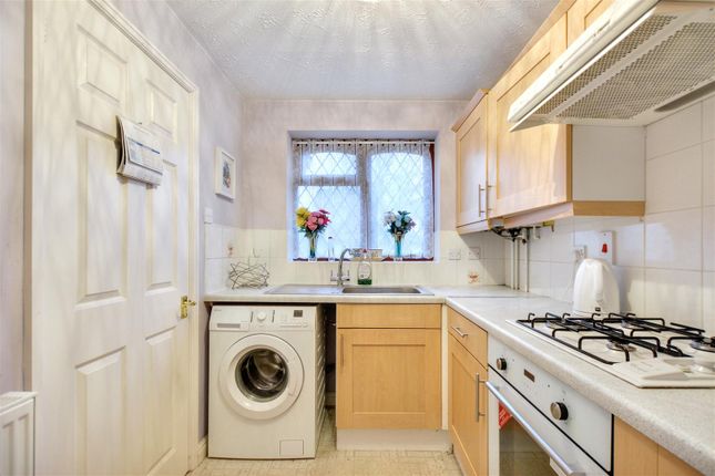 29, Elgar Drive, Nottingham photo 3