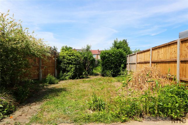 23, Eastbury Avenue, Middlesex photo 3