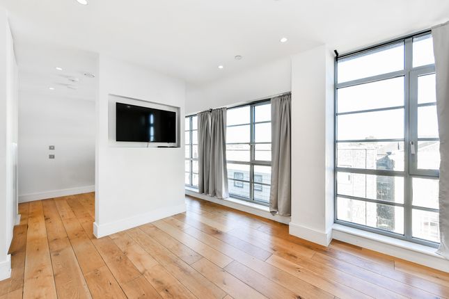 22, Highshore Road, London photo 4