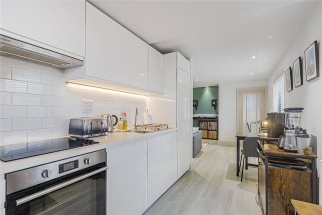 22, Mabel Crout Court, London photo 3
