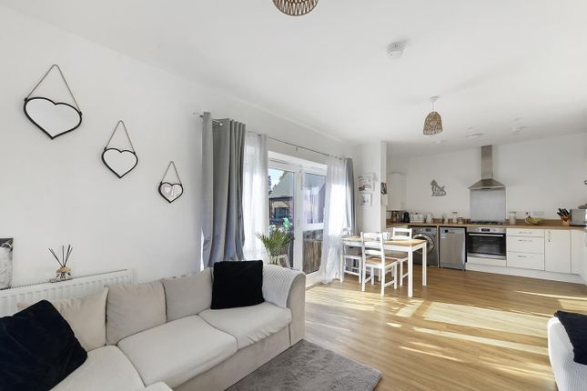 1, Flat 15, Nottingham Drive, Kings Hill photo 3