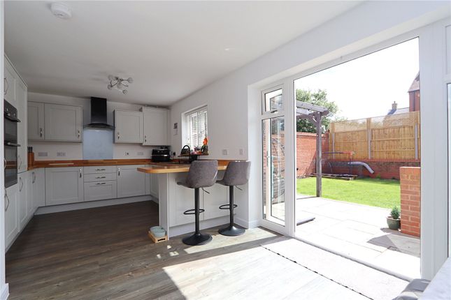 12, Catchpin Street, Buckingham photo 4