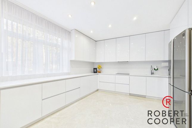 25, Eversley Crescent, Ruislip photo 3