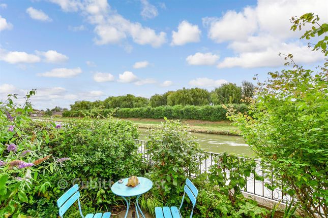 8, Surrey Wharf, Arundel photo 3