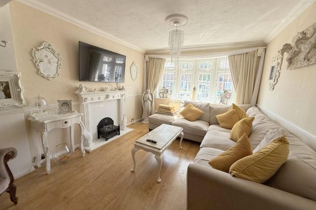 2, Gilmore Crescent, Ashford photo 4