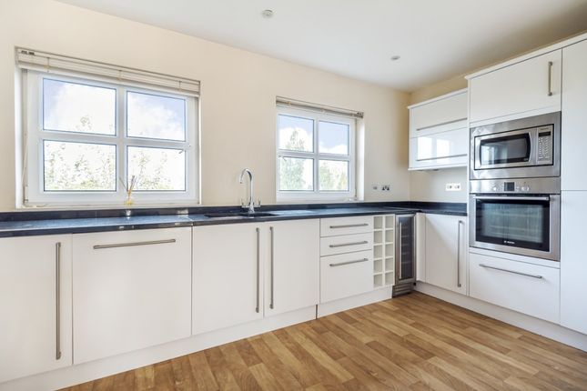 21, Glenmere Row, London photo 2