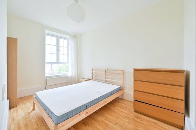 Thumbnail Flat to rent in Dog Kennel Hill Estate, East Dulwich, London