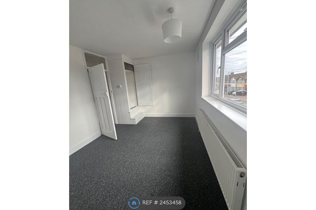 Hazelwood Close, Luton photo 5