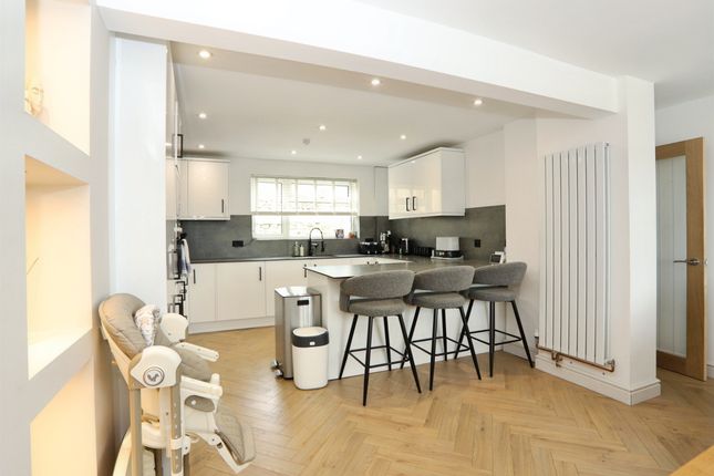 31, Bryntirion, Caerphilly photo 3