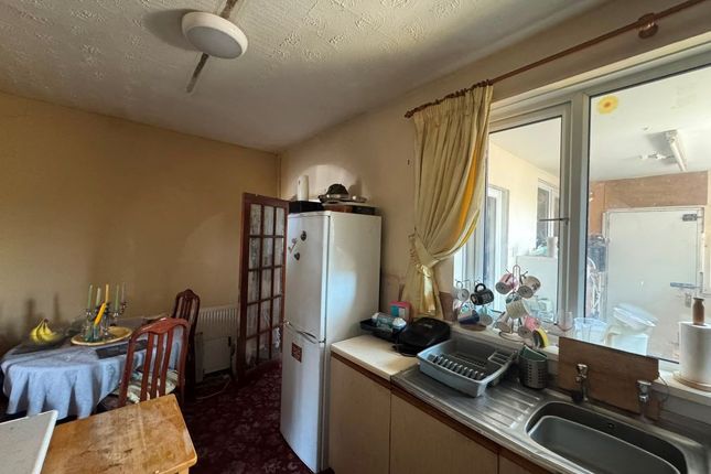 90 Balfour Road Bentley, Doncaster photo 2