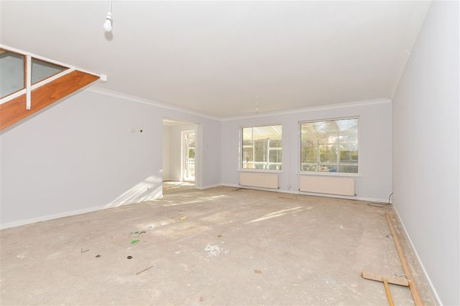 Aldingbourne Close Ifield, Crawley photo 4
