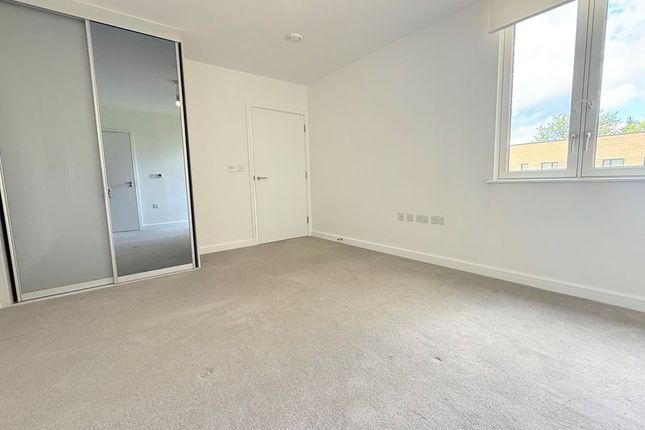 1 Sidon Apartments, Streamdale Road, London photo 3