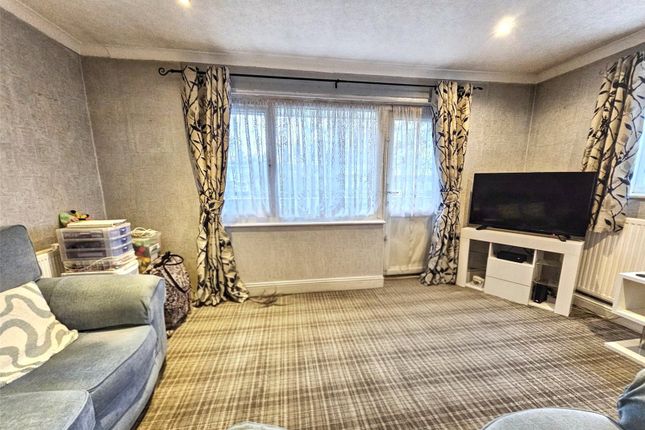 9, Nesfield Close, Birmingham photo 4