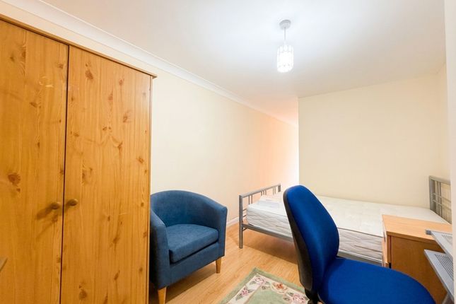 43 Mayfield Close, Uxbridge photo 5