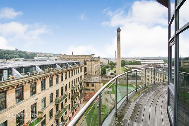 Flat to rent in Northern Lights, Salts Mill Road, Shipley, West Yorkshire
