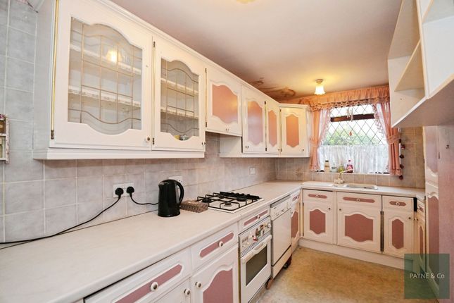 145 Wards Road, Ilford photo 4