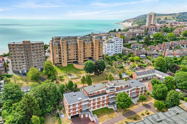 Flat 14 High View Court, Silverdale Road, Eastbourne photo 2