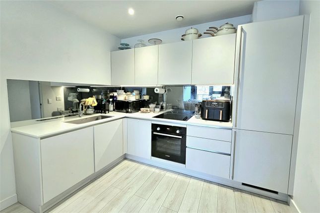 36, Compass House, Camberley photo 4