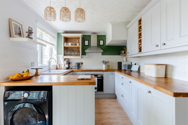 14 Gadshill Drive, Bristol photo 4
